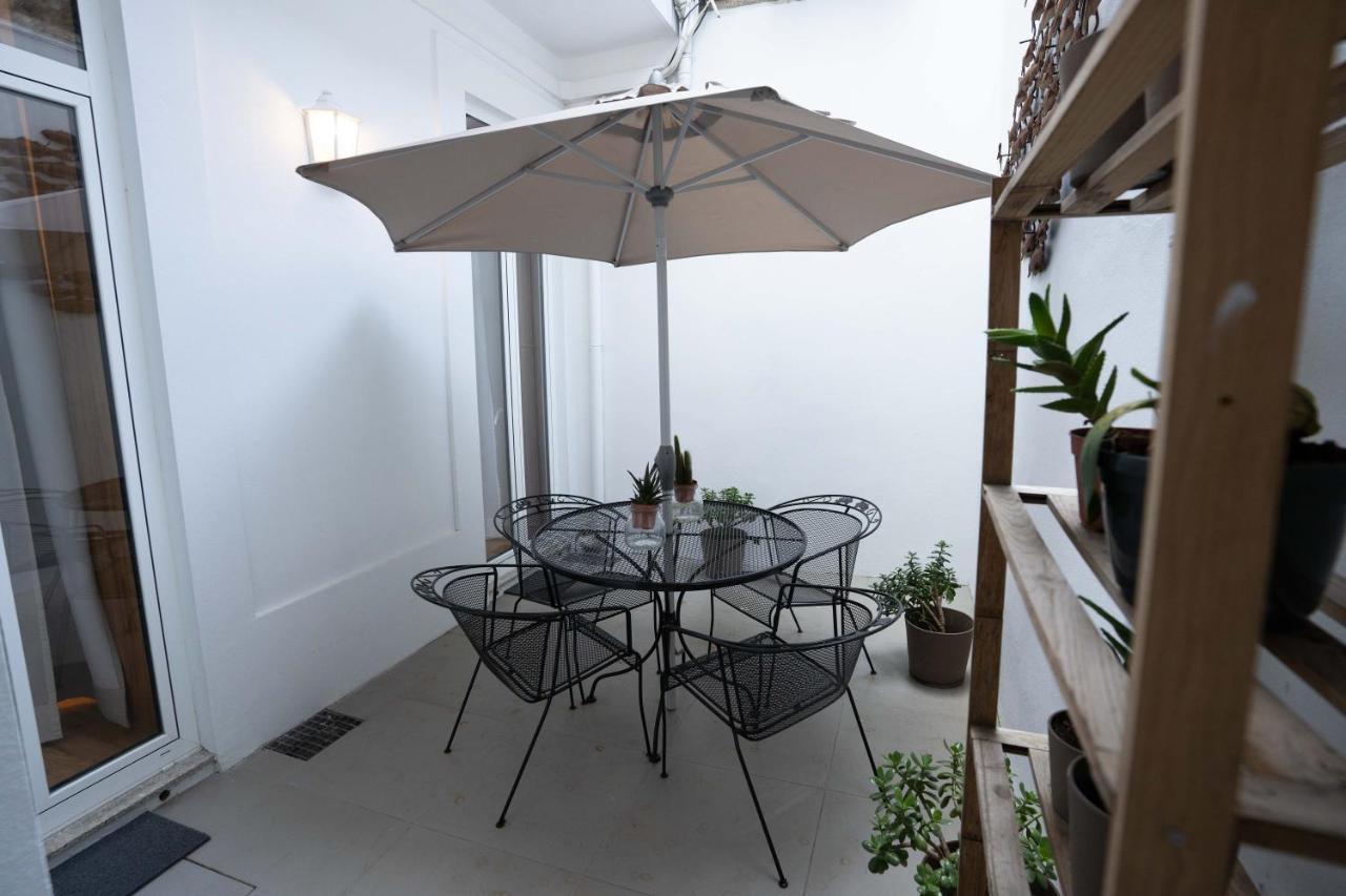 Downtown Porto Relaxed Apartment With Private Yard Exterior photo