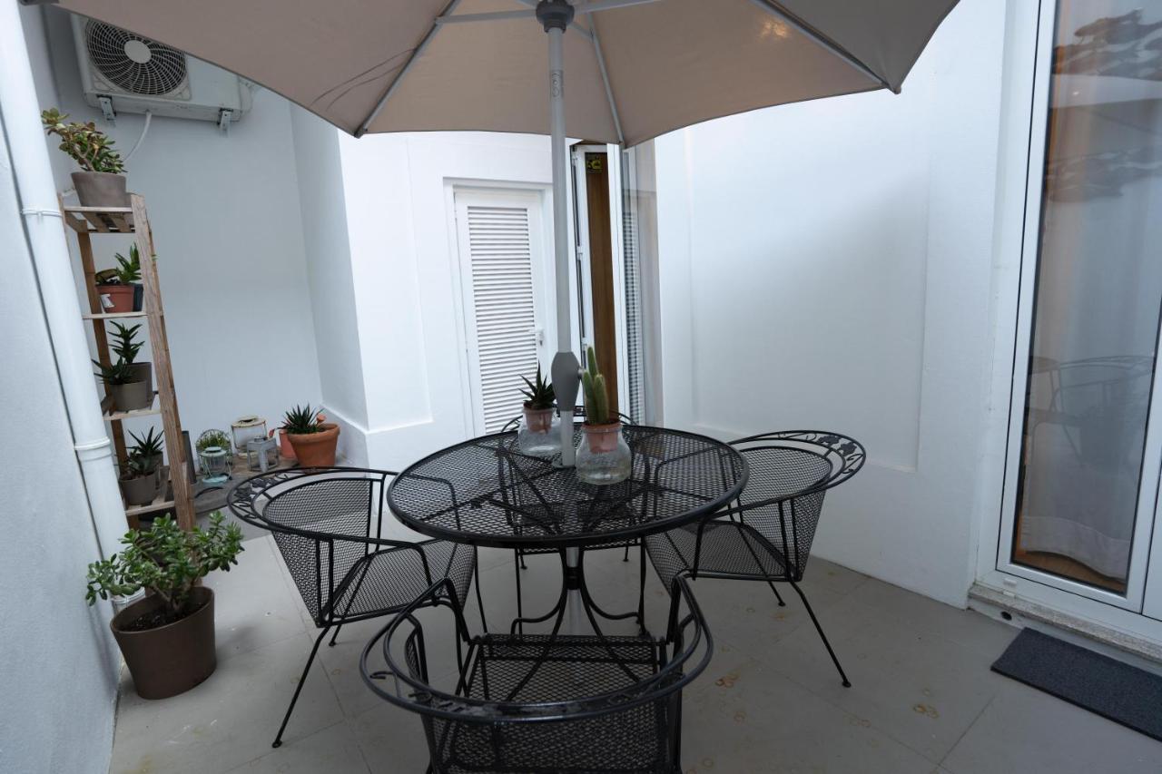 Downtown Porto Relaxed Apartment With Private Yard Exterior photo